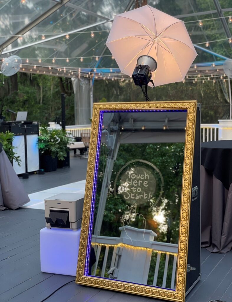 outdoor wedding mirror photo booth